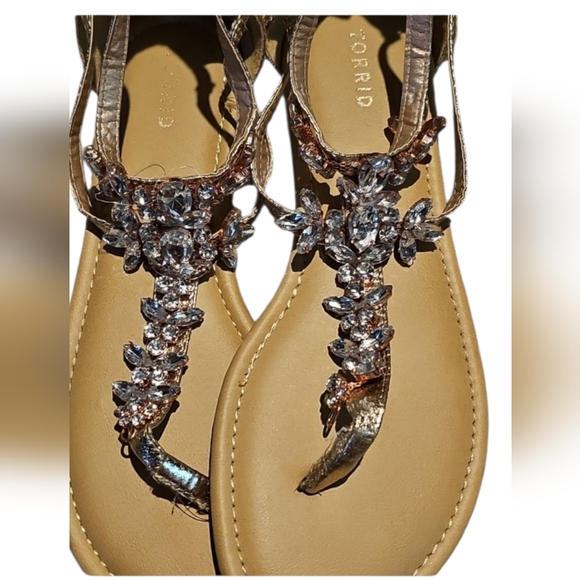 Torrid Rose Gold Metallic Jeweled Strappy Sandals Size 9.5 Wide - Picture 1 of 4